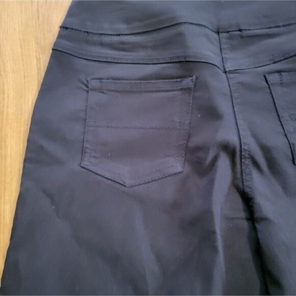 Womens Black Pull On Westbound Capris size 10 Petite - Picture 3 of 6